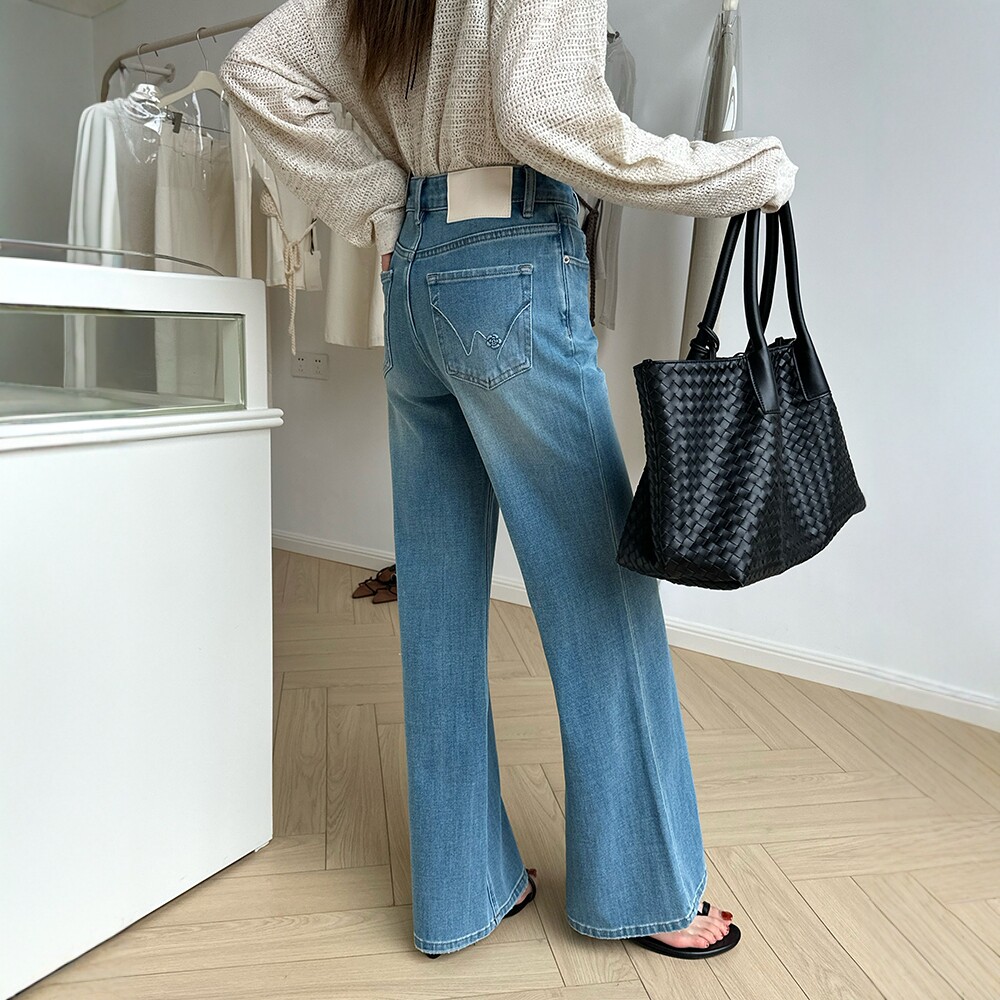 BEKISS贝斯77983直筒微喇牛仔裤女春款喇叭裤高腰刺绣十分阔腿裤