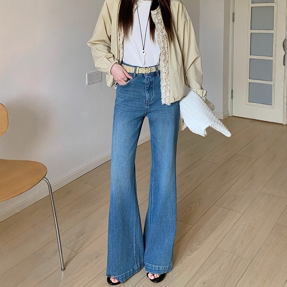 BEKISS贝斯7739-3直筒微喇牛仔裤女早春喇叭裤高腰浅色阔腿拖地裤