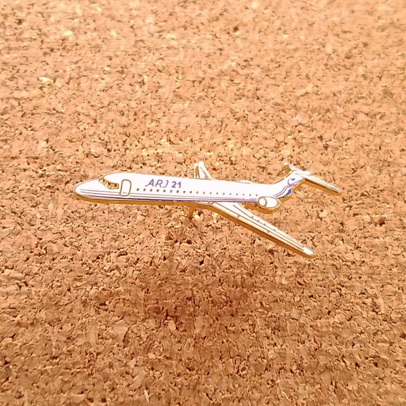 航空航天徽章 ARJ21飞机模型徽章 胸针收藏    ARJ21 支线客机，