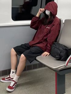 日系酒紅色防曬衣男女薄款 夏季 透氣戶外機(jī)能寬松連帽防曬服沖鋒衣