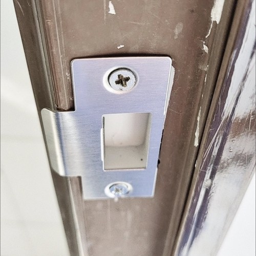 卧室扣片条挡片锁具挡板卡槽专用锁舌盒木门锁扣板压边条门框锁体