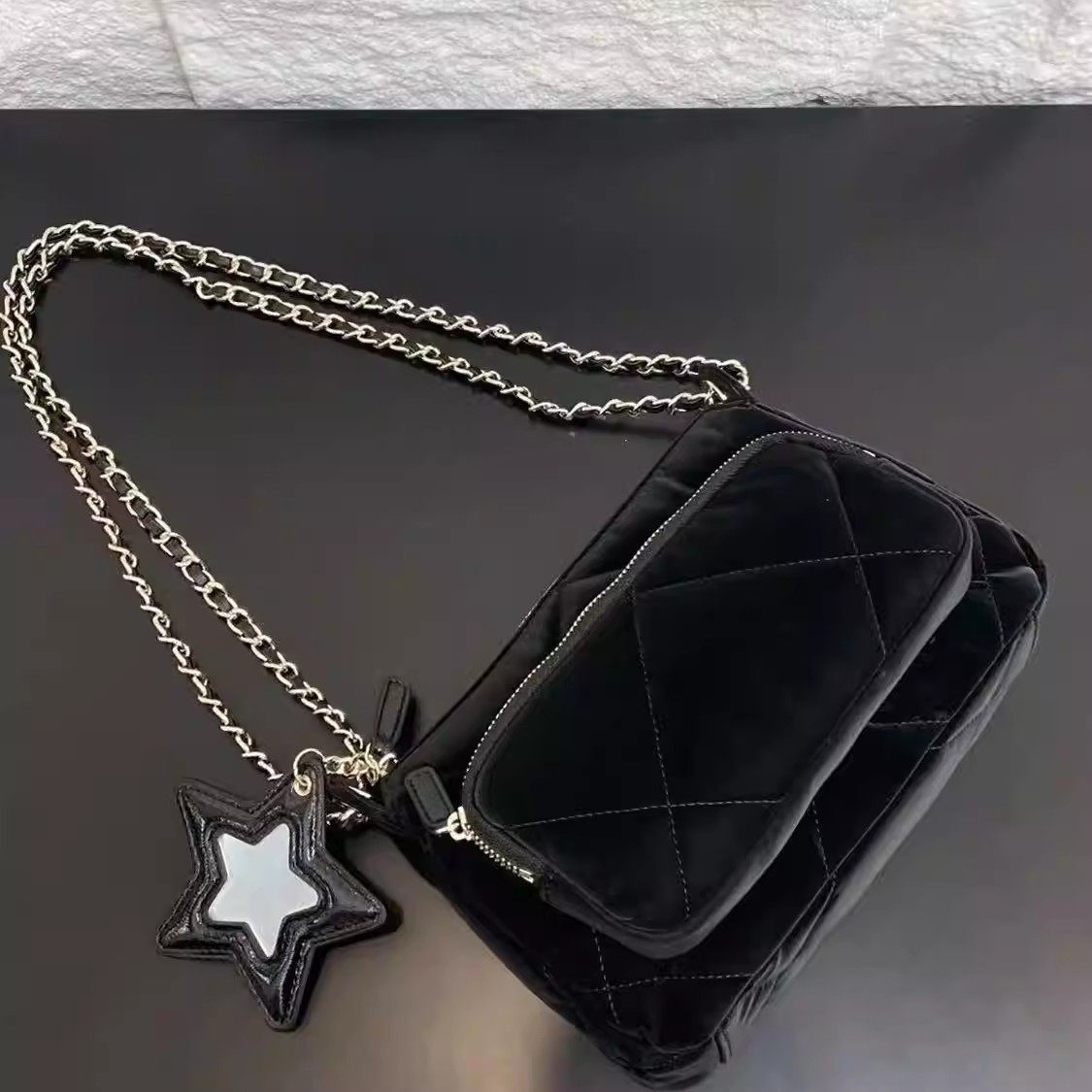 2025新款高版本丝绒菱格链条包女星星挂饰腋下包单肩斜挎相机包,箱包皮具/热销女包/男包,通用款女包,淘宝优惠券,粉丝福利购,淘宝优惠卷