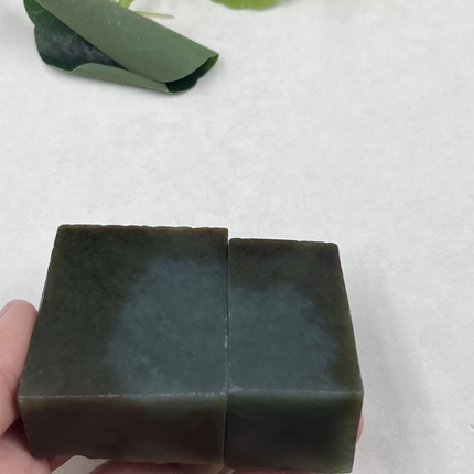 2件价新疆和田玉糖青玉且末特色牌子印章边角料玉石料DIY吊坠包邮