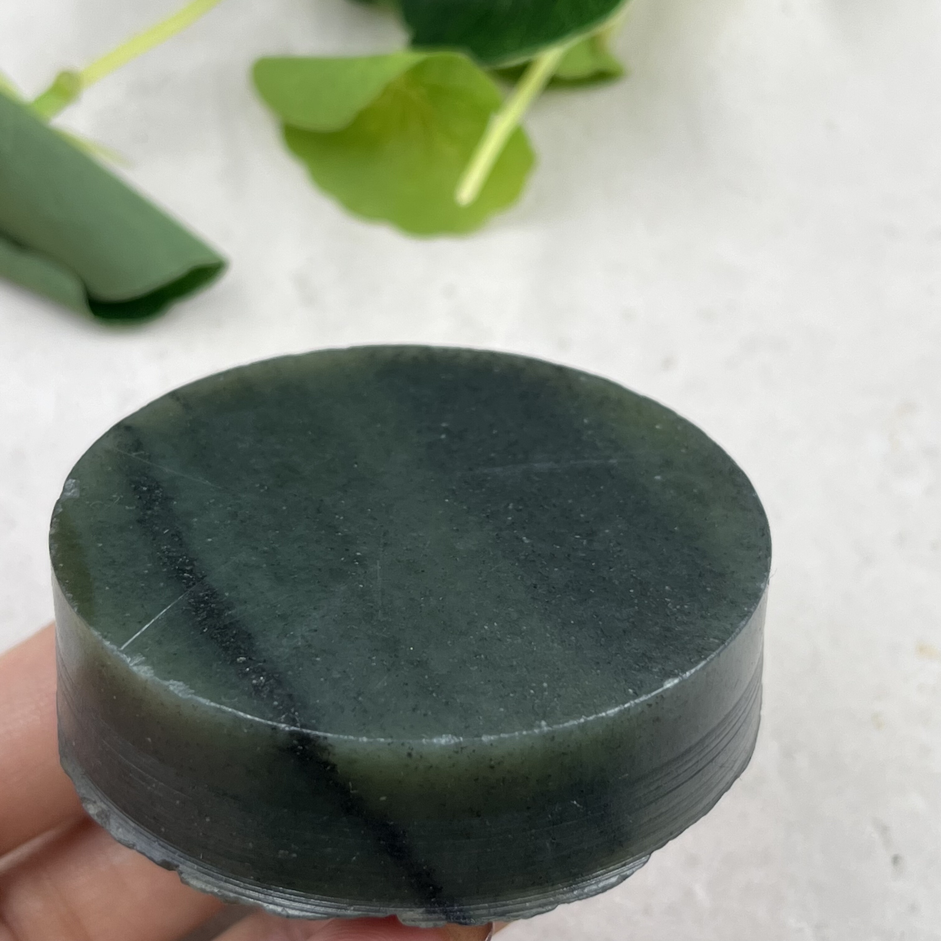 新疆和田玉点墨青花手镯芯边角料玉石料圆牌下脚料DIY包邮135克t