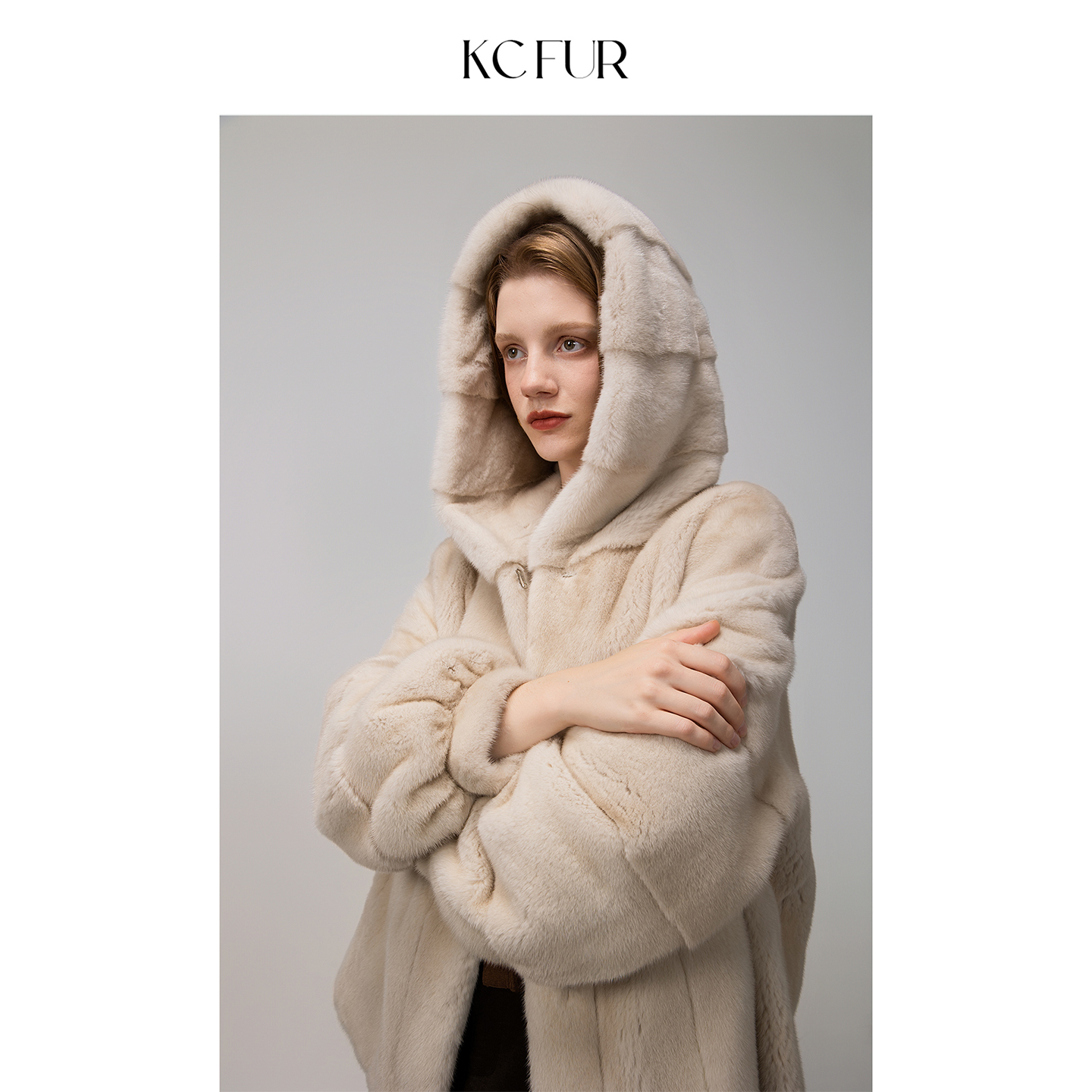 年轻款横抽刀连帽短款水貂外套女