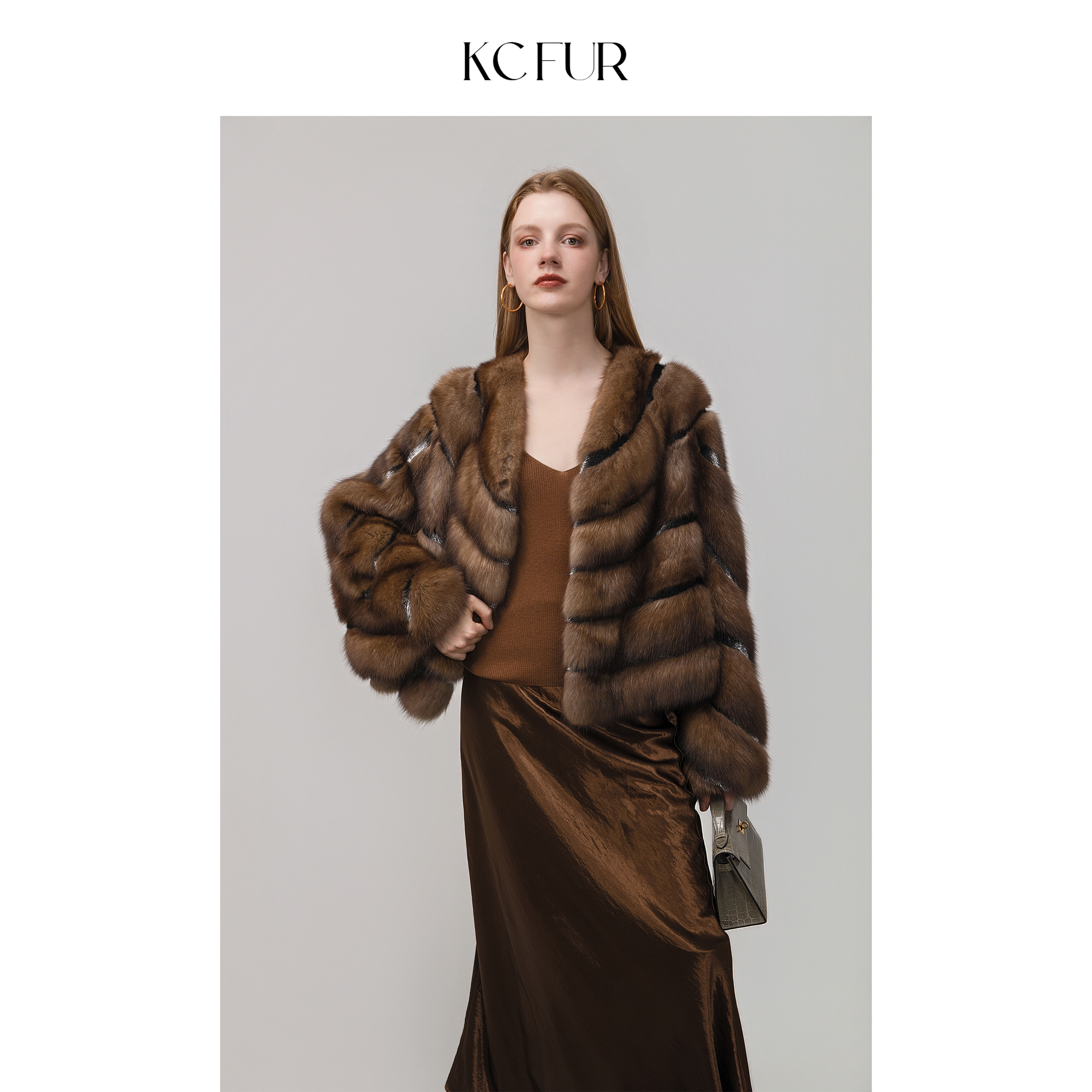 KC紫貂短款横排v领水貂外套女