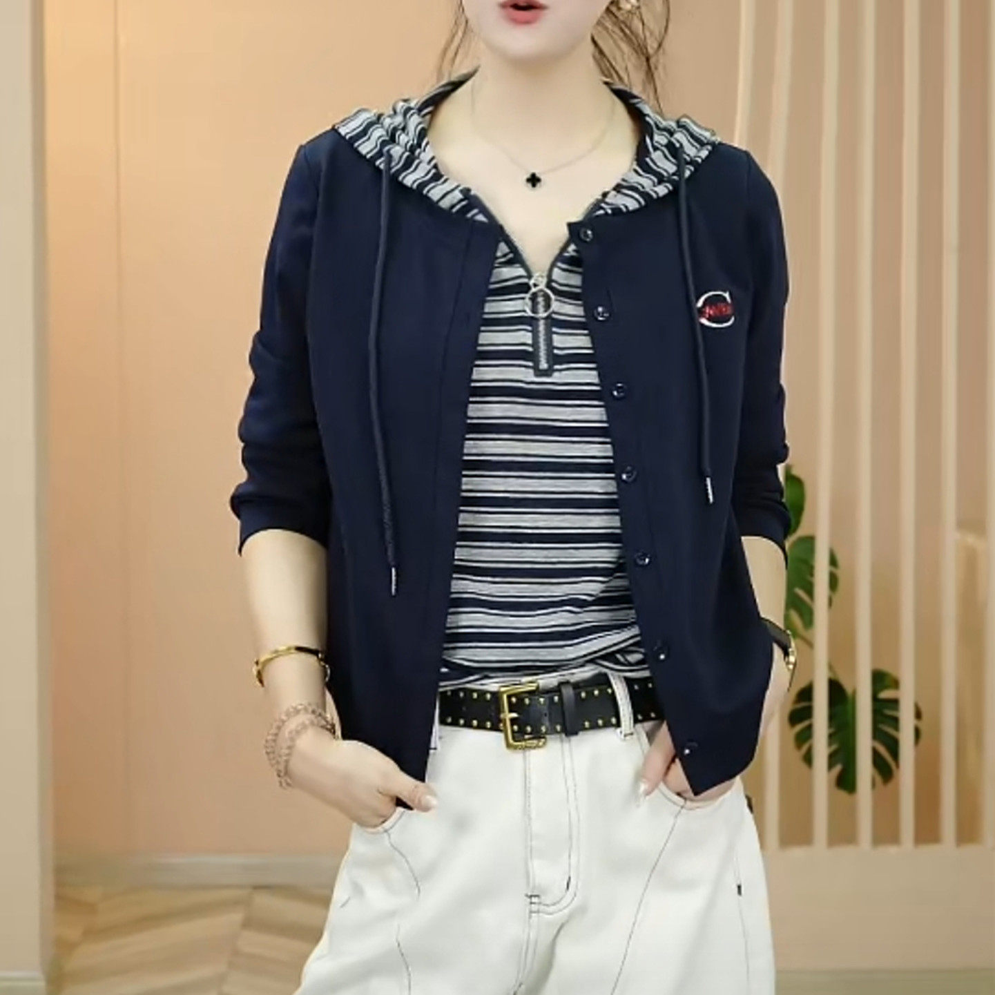 假两件连帽卫衣早秋新款套头打底衫显瘦精品女士上衣中老年长袖女