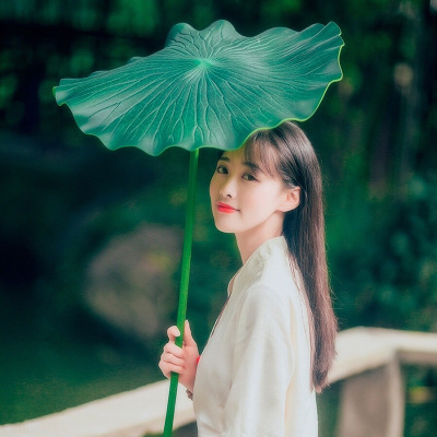 汉服手持拍摄舞蹈表演单支白莲花