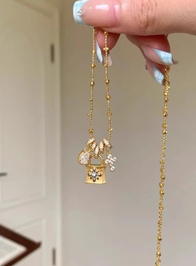 高级感锁包跑环十字架吊坠项链vi