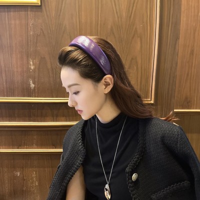 颜色很漂亮~复古紫PU亮皮发箍少