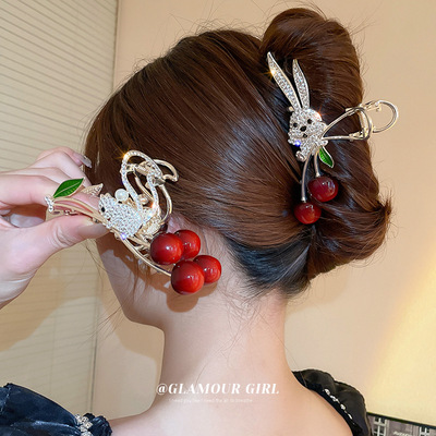 甜美可爱后脑勺盘发鲨鱼夹