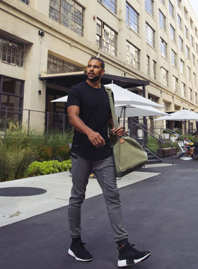 BYLT夏季休闲运动透气纯色修身弹力简约时尚高品质男圆领短袖t恤