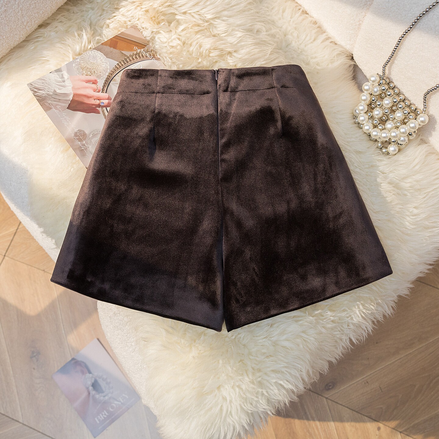 Chic pocket velvet shorts for women 2025 autumn/winter retro hot girl high-waisted A-line wide-leg pants Versatile boots pants thumbnail 5