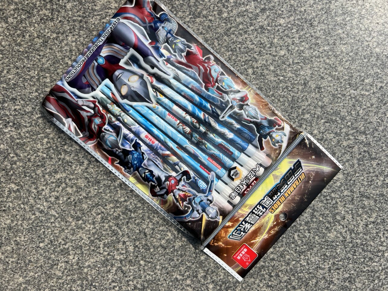 佳美文具正版授权奥特曼三角杆带橡皮写字铅笔