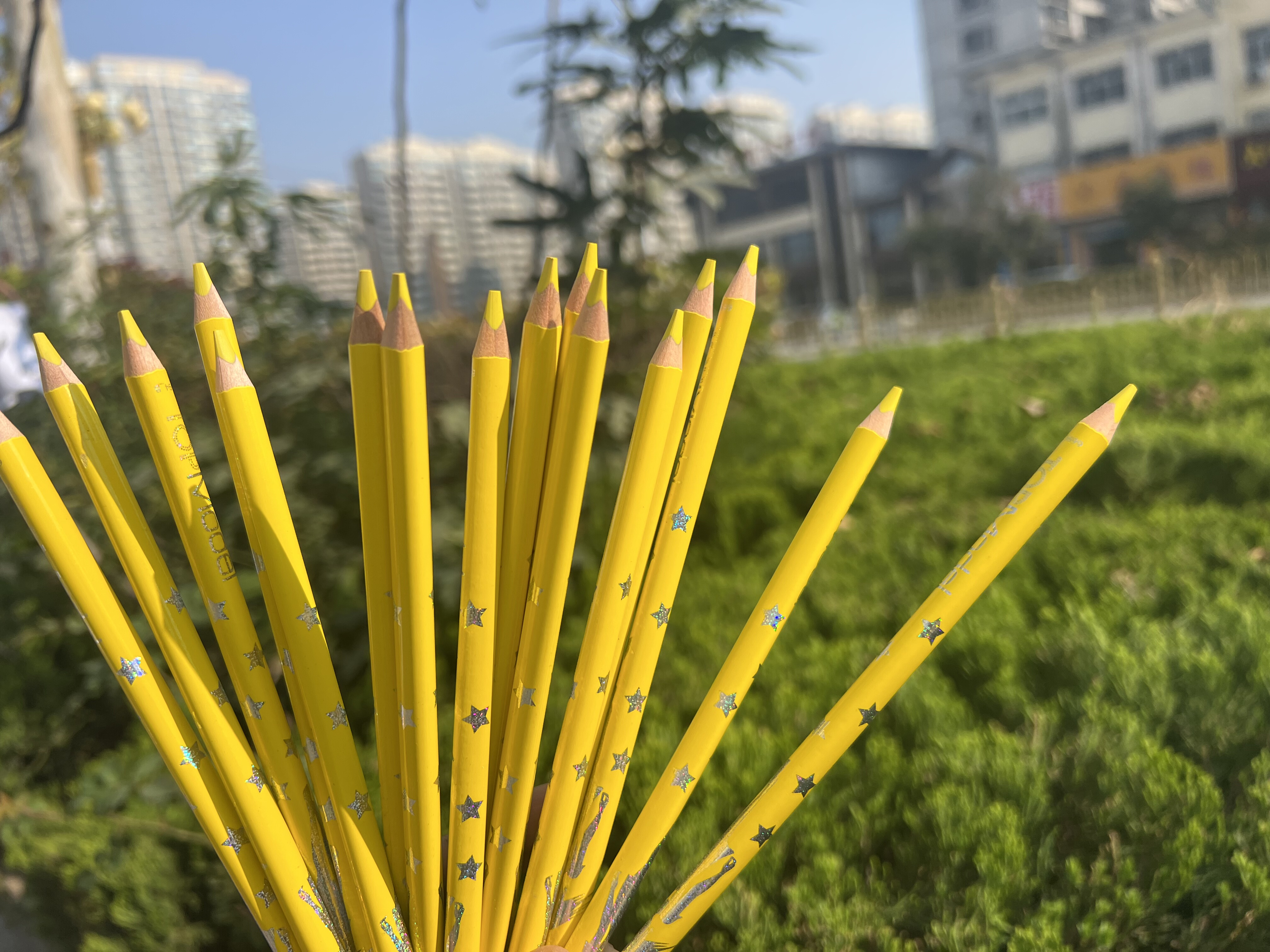 外单出口彩笔日本进口超软芯4.0黄色单色星星美女彩铅笔10支