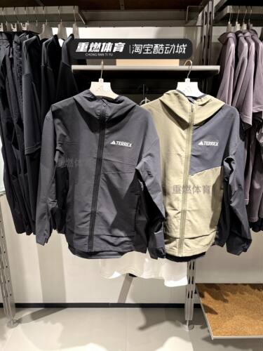 运动登山连帽防风软壳冲锋衣外套