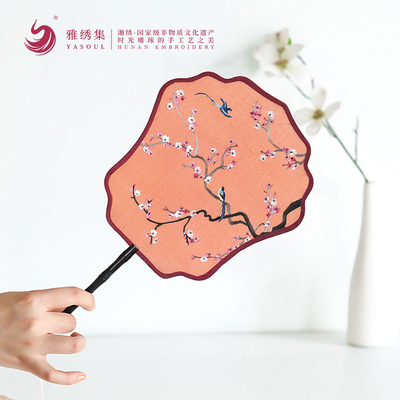 手工刺绣扇子国风荷花牡丹