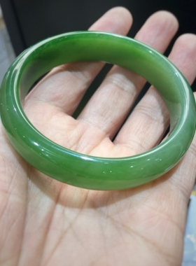 精品纯天然碧玉清新淡雅手镯
