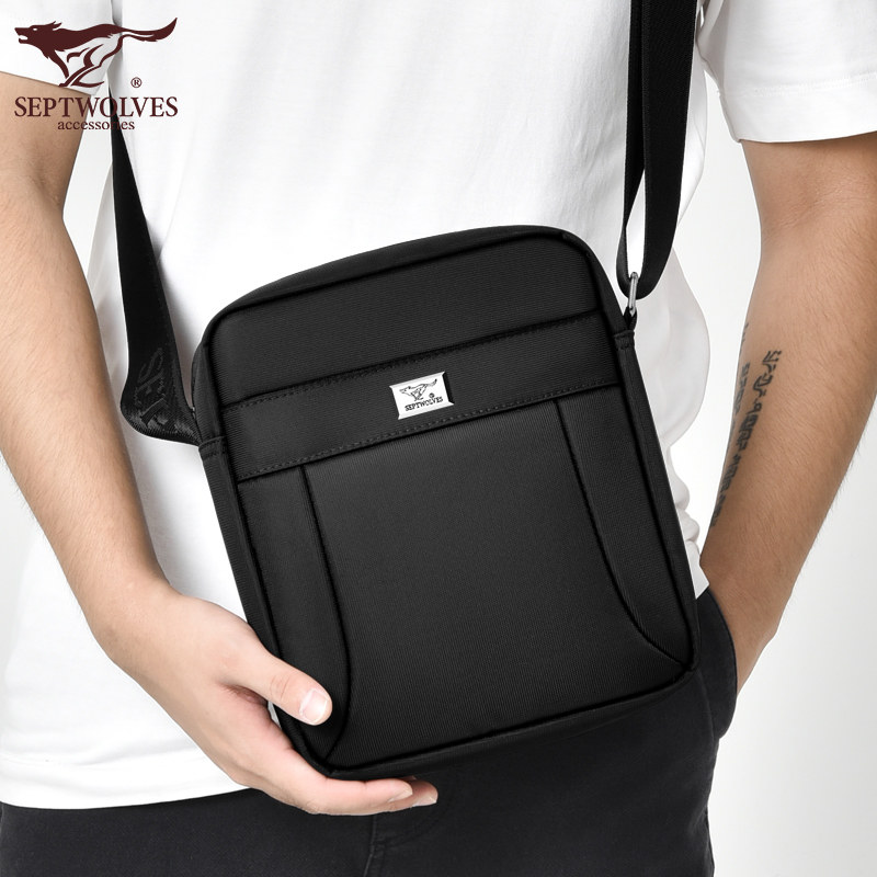 七匹狼单肩包男士牛津布休闲斜挎包潮流新款多功能小背包旅行户外