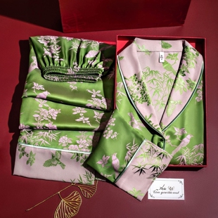 女四季 衣服 长短袖 裤 礼物送妈妈 新款 绿色2两三件套装 高级冰丝女款