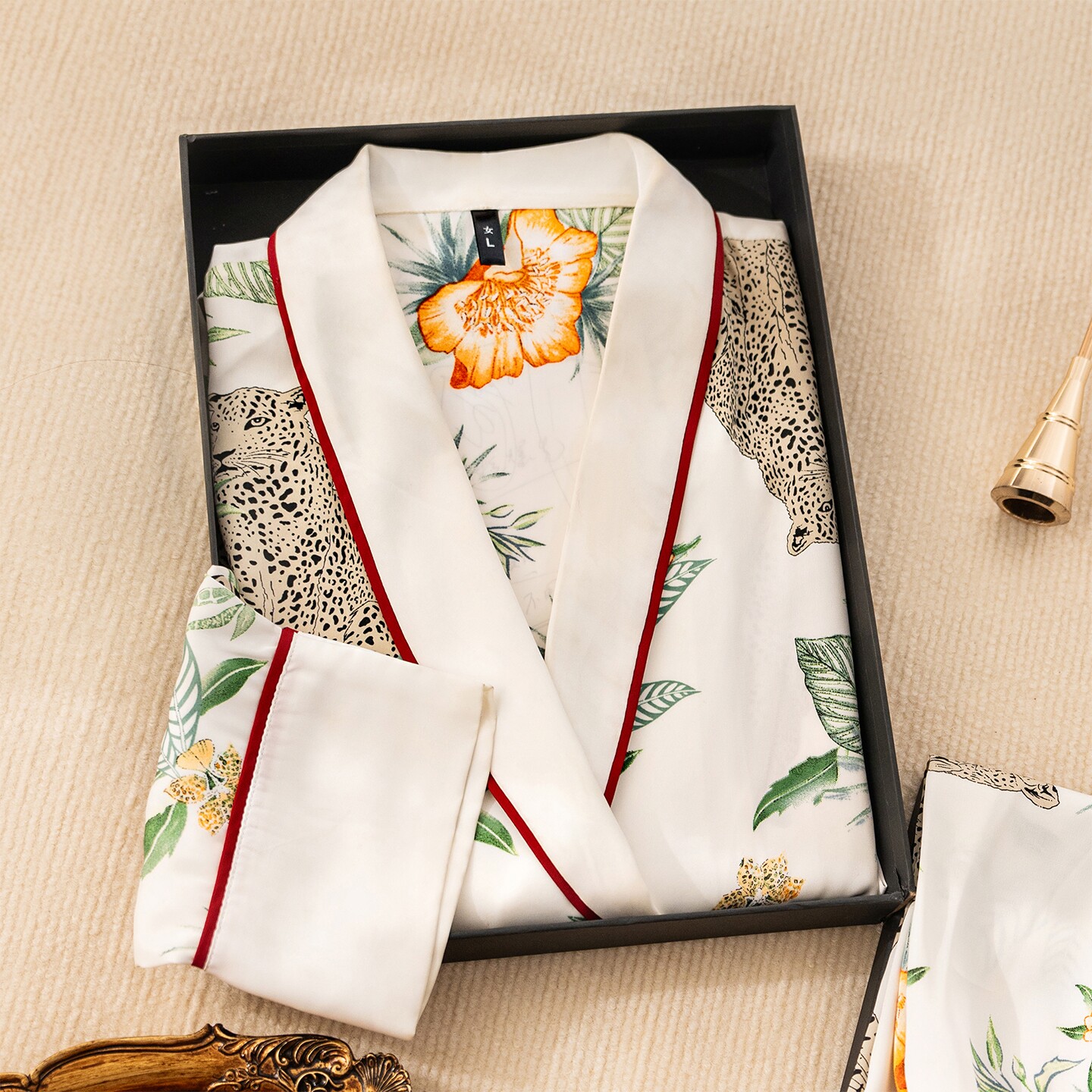 白色金钱豹气质四季新款睡衣女仿丝绸长袖长裤宽松家居服两件套装