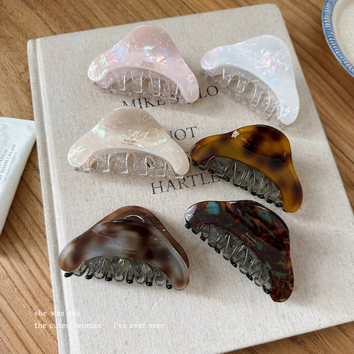 设计感拼色仿醋酸抓夹气质百搭