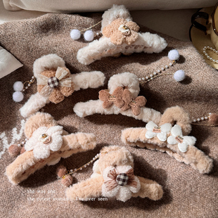 秋冬毛绒花朵抓夹女高级感发夹后脑勺盘发鲨鱼夹子可爱发卡头饰品