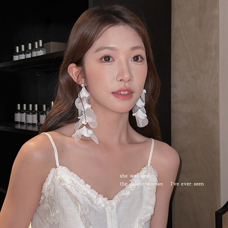 超仙雪纺花瓣流苏珍珠耳环女独特漂亮耳钉耳坠新款耳圈度假风耳饰