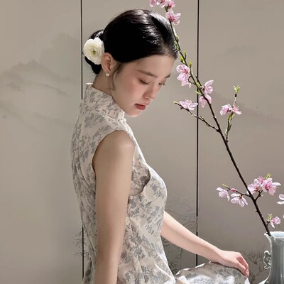 Ti提提 釉见·淡青花 手工盘扣素色碎花港工长款旗袍中式气质长裙