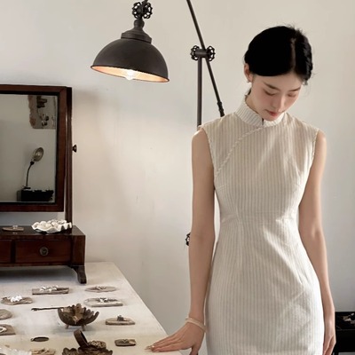 Ti提提 迟早.新中式无袖改良长款白色条纹旗袍复古国风连衣裙日常