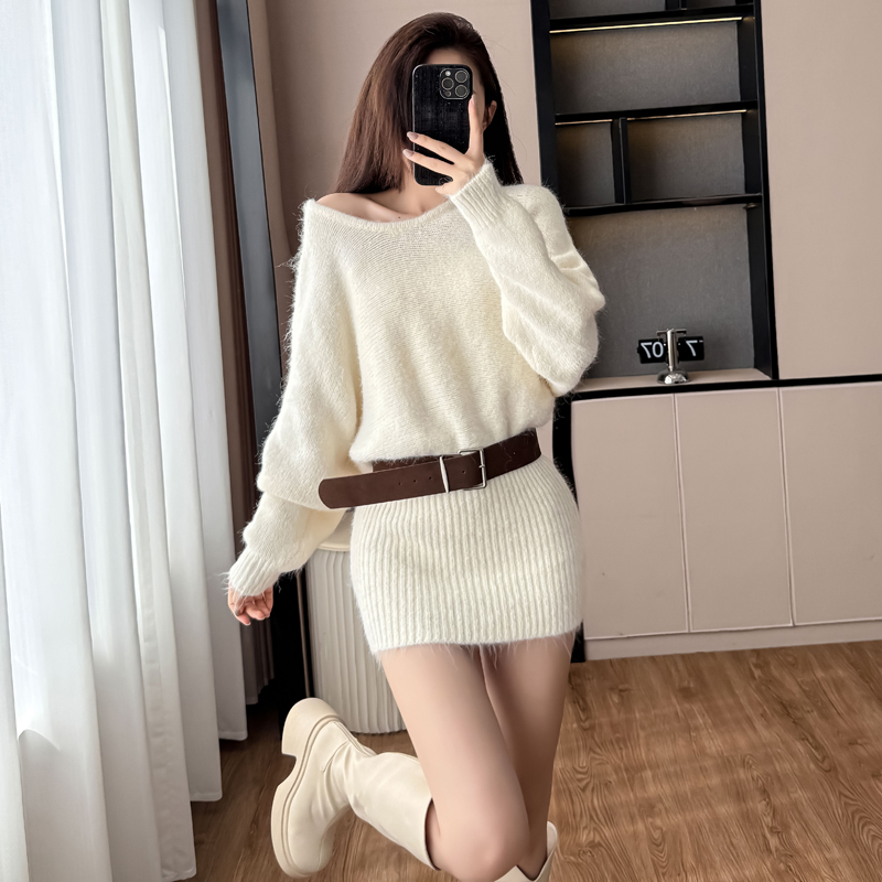 特价韩系斜肩长袖连衣裙女秋季气质辣妹收腰短裙咖色包臀裙，女装连衣裙，衣嘉衣服饰