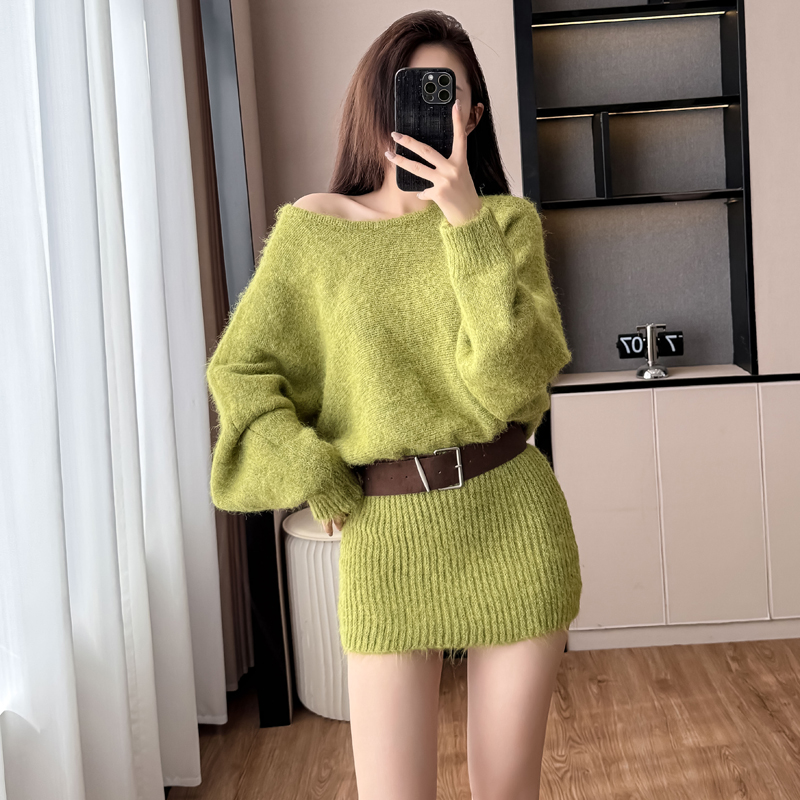 特价韩系氛围感斜肩长袖连衣裙女秋季气质辣妹收腰短裙咖色包臀裙，女装连衣裙，衣嘉衣服饰