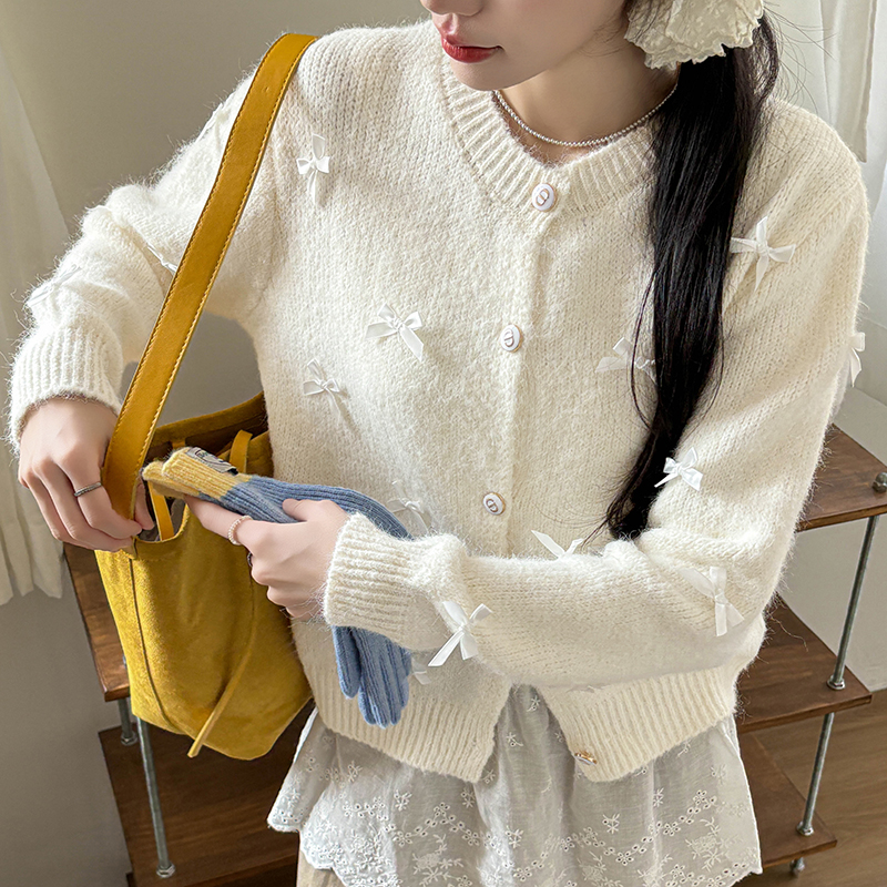 秋冬新款韩版开衫设计感圆领开扣外套蝴蝶结毛绒毛衣针织衫女，女装针织衫/毛衣，衣嘉衣服饰