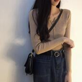 新款 2024排扣V领长袖 针织打底衫 秋装 女内搭洋气修身 显瘦单穿上衣