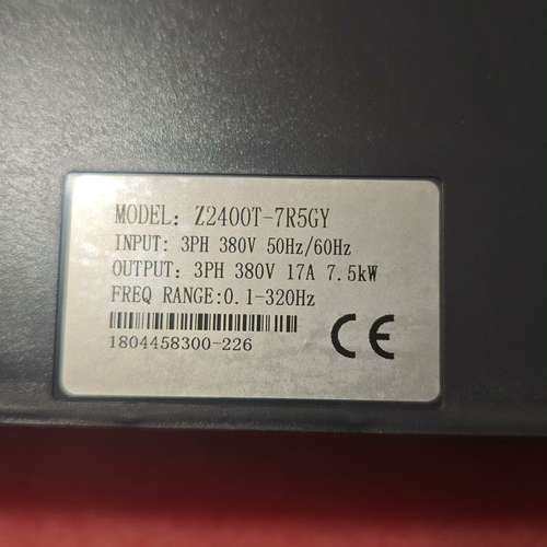 拆机众辰变频器7.5KW Z2400T-7R5GY   实物