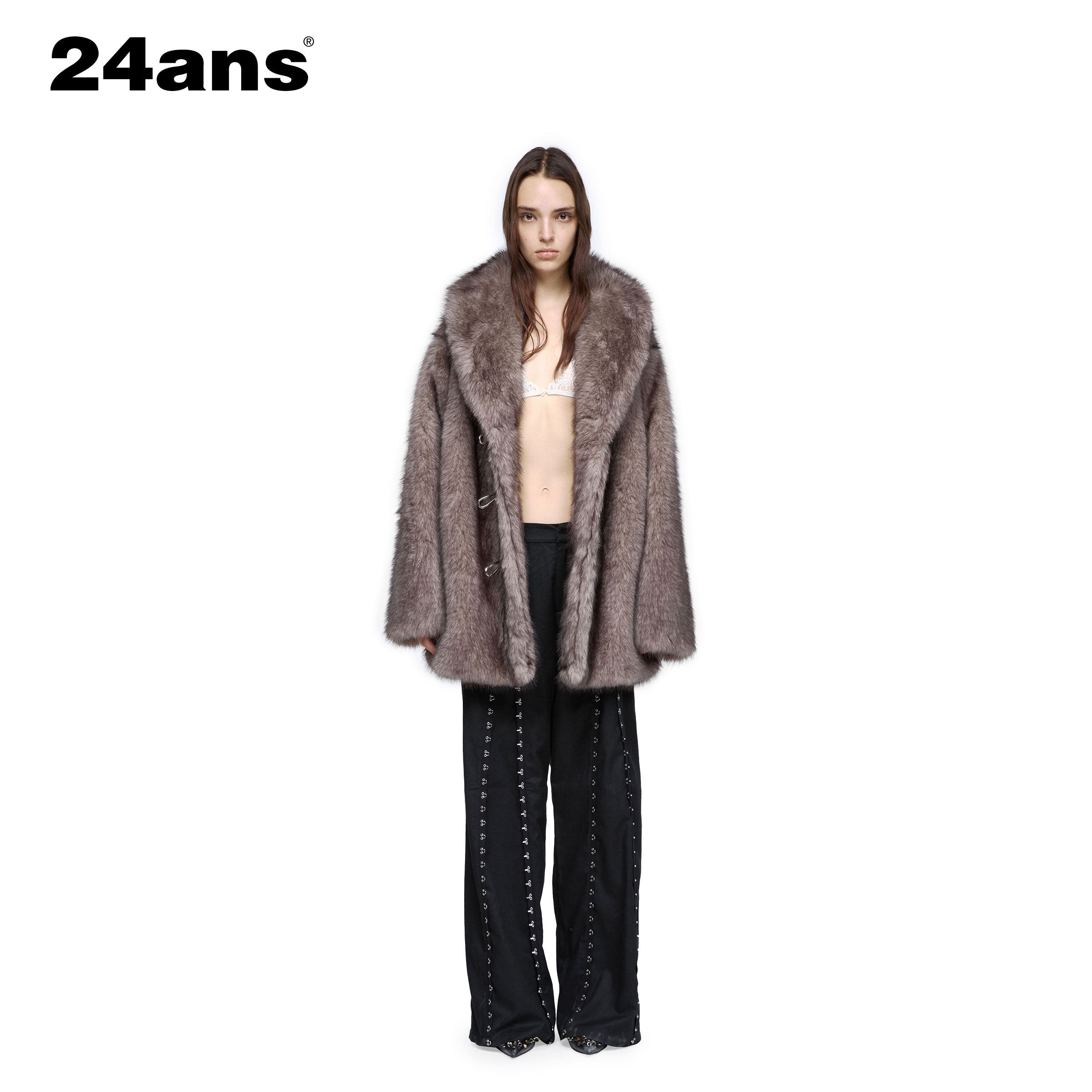 24ANS LTD 一直备受海外明星时尚博主青睐 | 两色 环保皮草