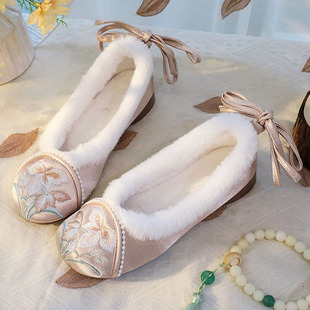 冬季加绒棉鞋平底中国民族古风布鞋绣花鞋女款配旗袍汉服马面裙子