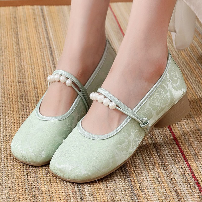 年轻人软底汉服布鞋女款一脚蹬小香风中式古风配旗袍裙子白色平底