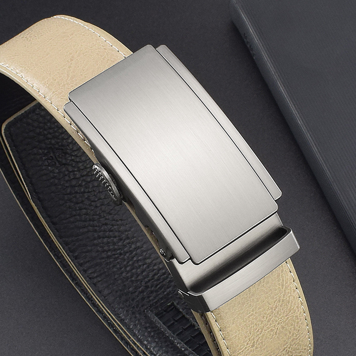 男士真皮腰带，礼盒包装