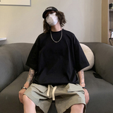 黑色