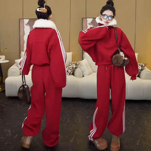 独特漂亮冬装套装女2026超火秋冬季新年战袍红色系圣诞穿搭一整套