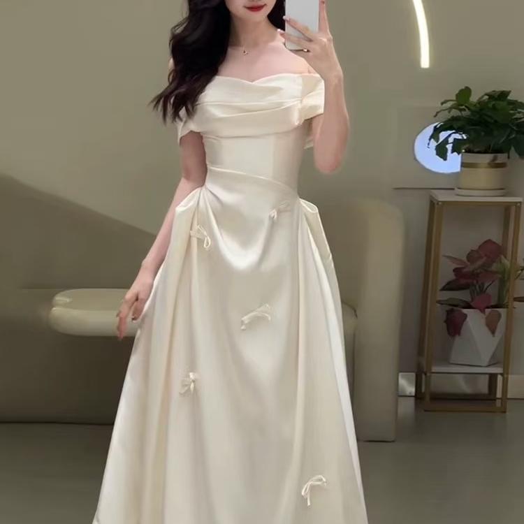 大码缎面轻婚纱一字肩新娘订婚领证登记礼服简约加肥加大小白裙