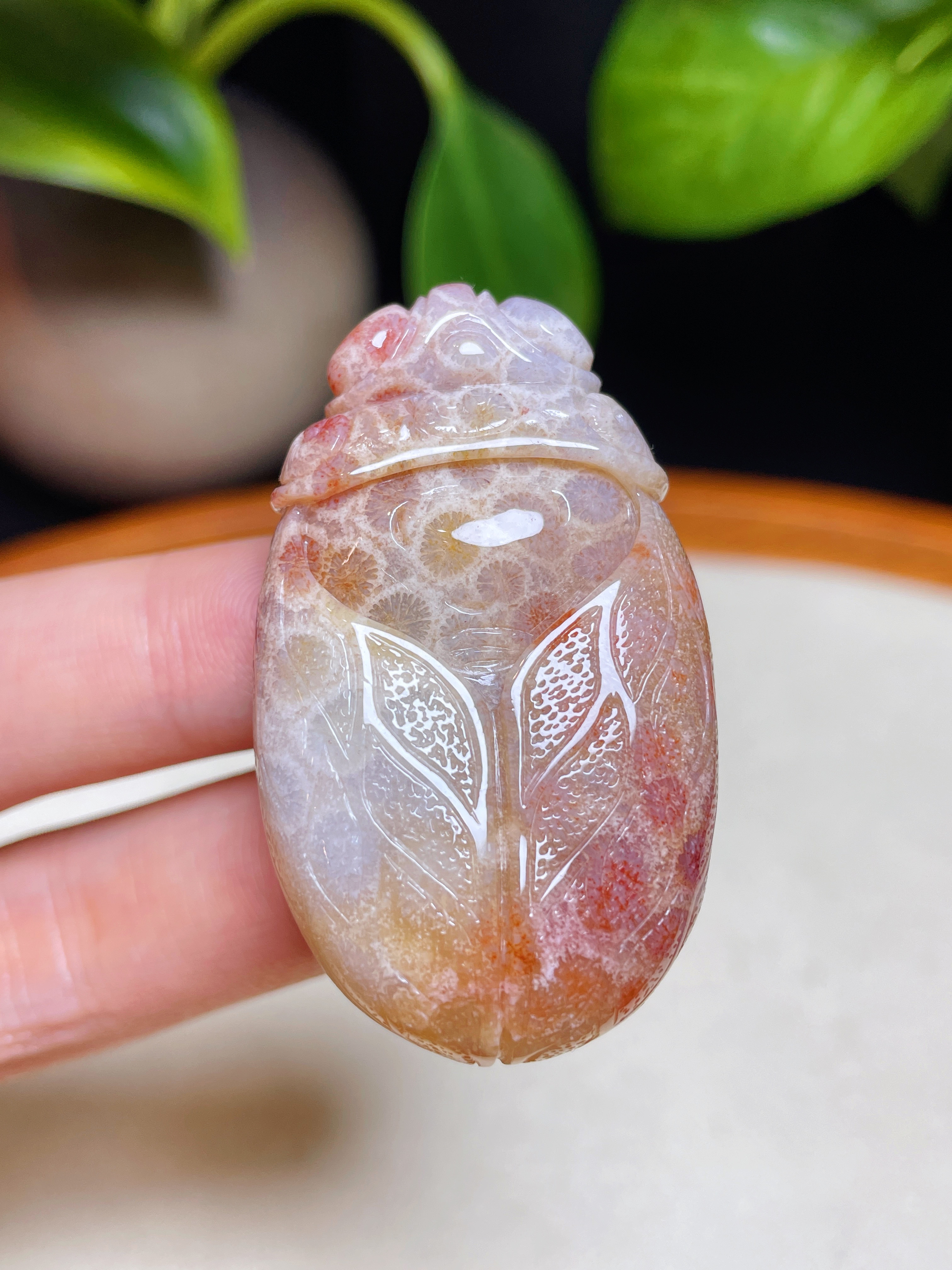 天然珊瑚玉正宗糖化料雕刻一鸣惊人挂坠