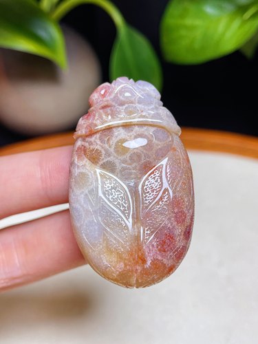 天然珊瑚玉正宗糖化料雕刻一鸣惊人挂坠