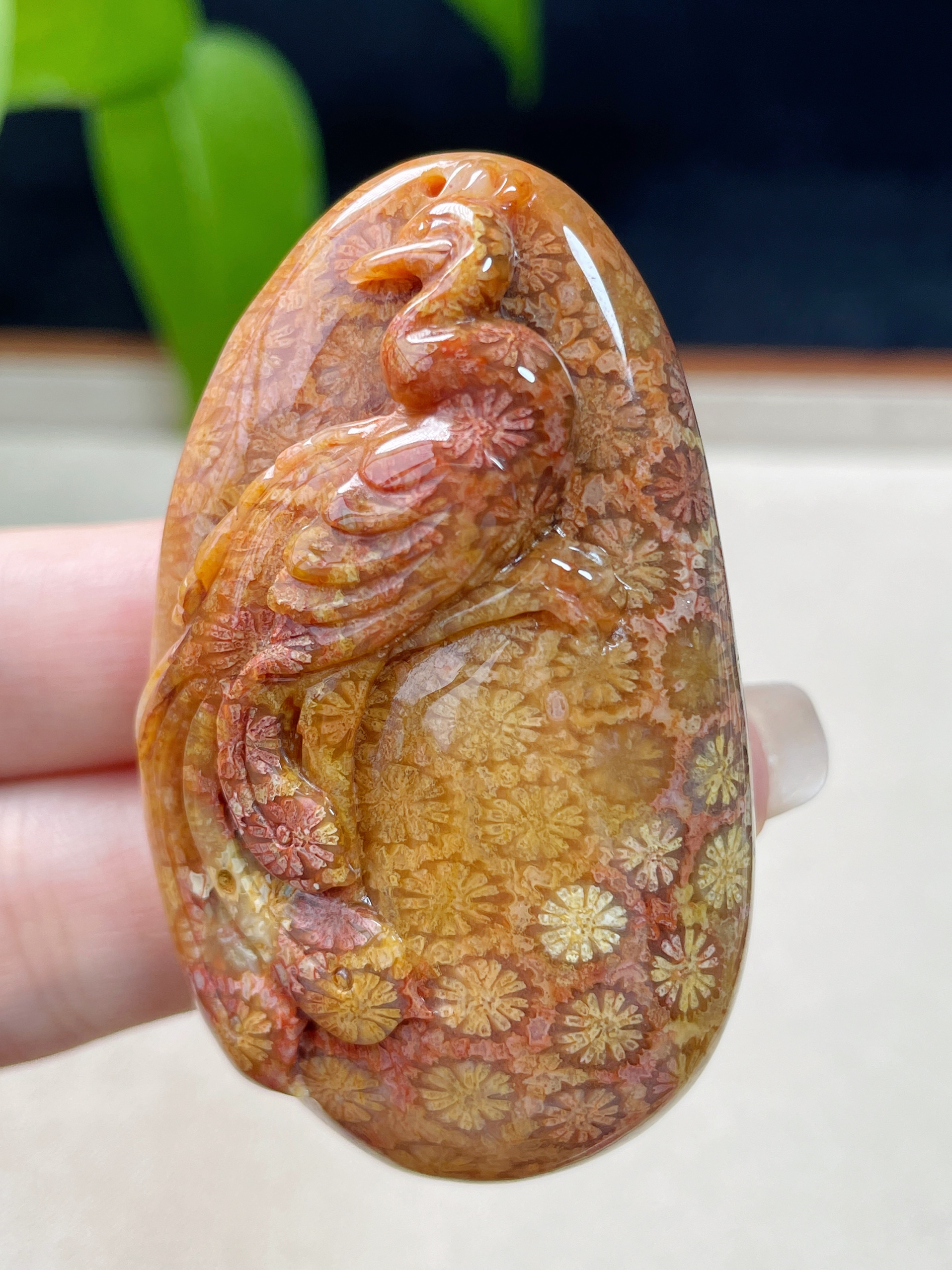 天然珊瑚玉雕刻孔雀吊坠毛衣链挂件原创设计男女款饰品