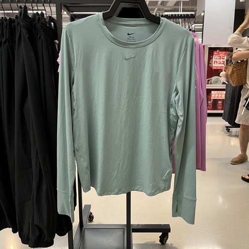 Nike/耐克 女子新款速干透气圆领3M反光运动长袖T恤FN2802-017