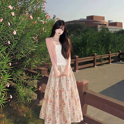 粉白法式复古碎花半身裙女2026夏季气质甜美显瘦印花压褶裙A字裙