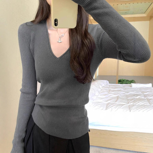 辣妹V领针织衫女春秋冬内搭打底衫修身显瘦收腰紧身正肩长袖上衣