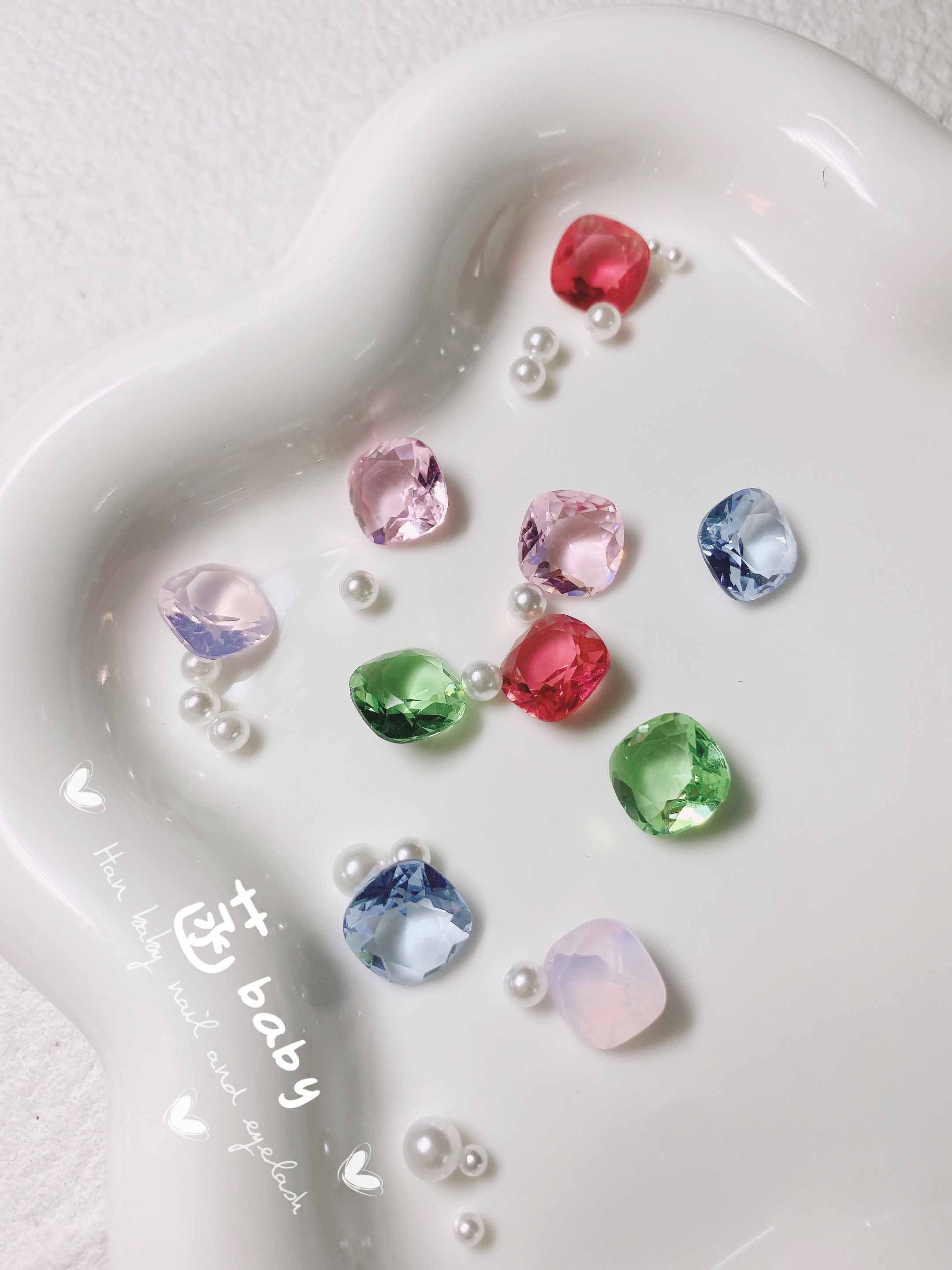 ARATA肥方透彩钻石饰品配饰