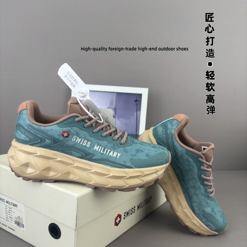 厚底缓震防滑耐磨透气轻便运动鞋